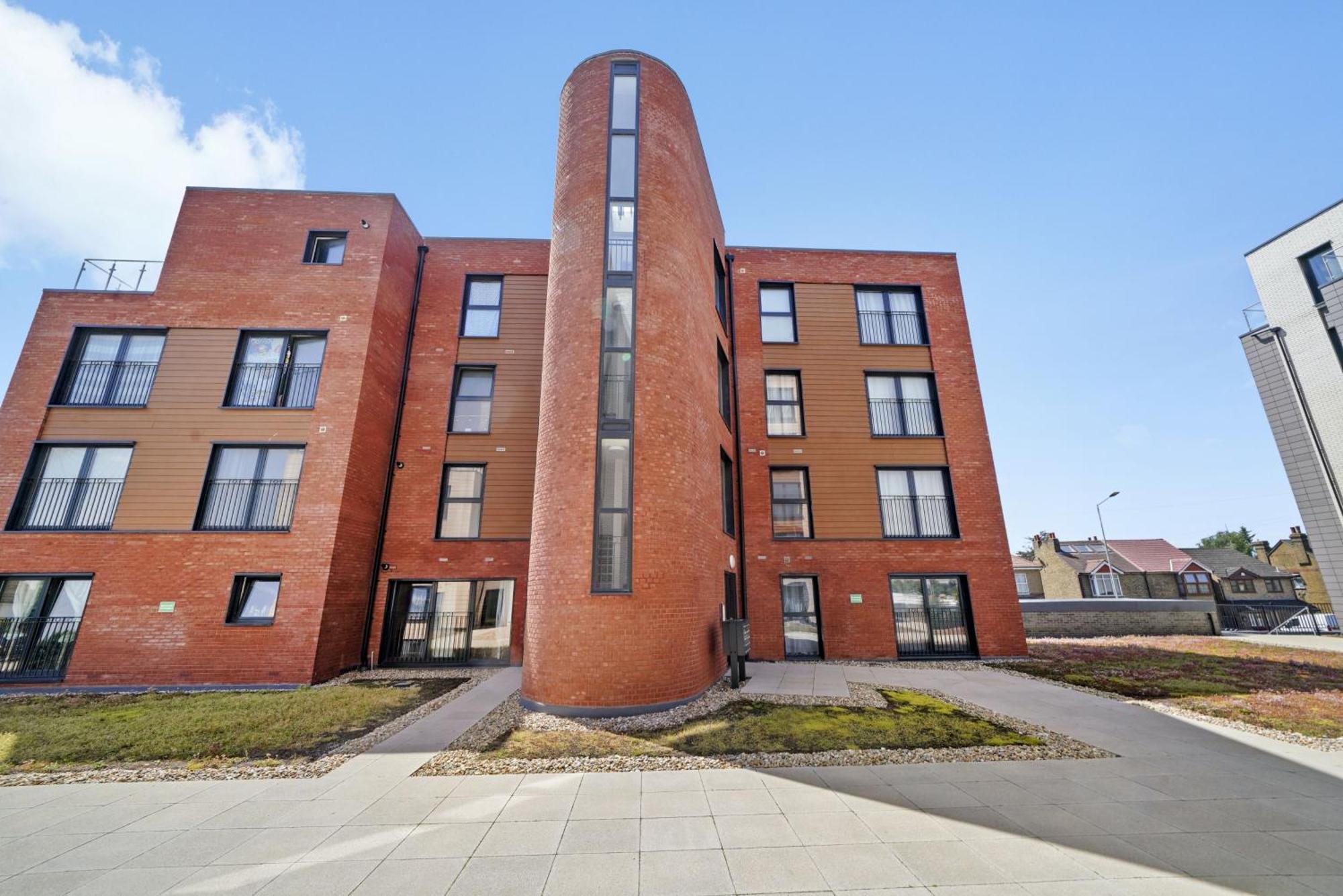 One And Two Bed Apartments Slough Near Heathrow Colnbrook Exterior foto