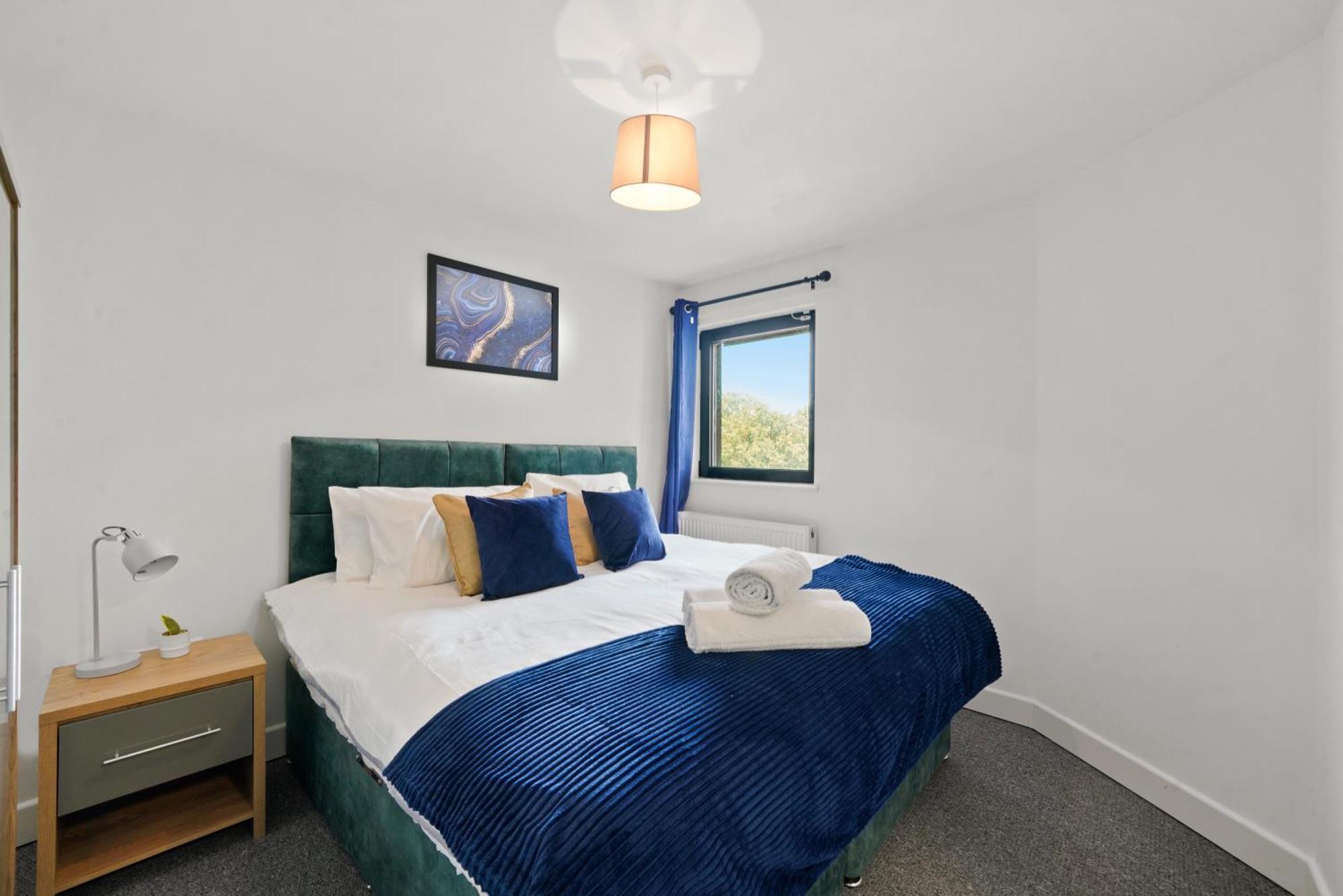 One And Two Bed Apartments Slough Near Heathrow Colnbrook Exterior foto